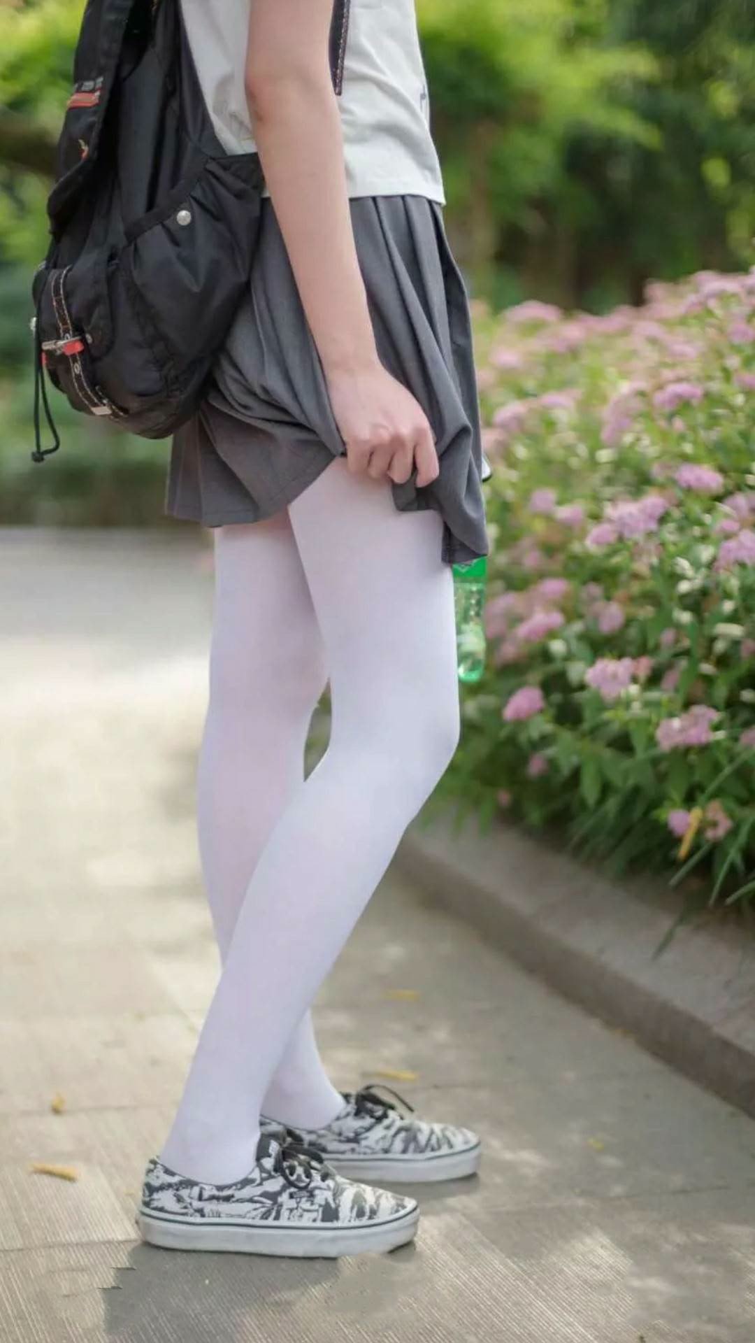 狼队多点开花,莫利纽球场目标三分,莫莉篮球