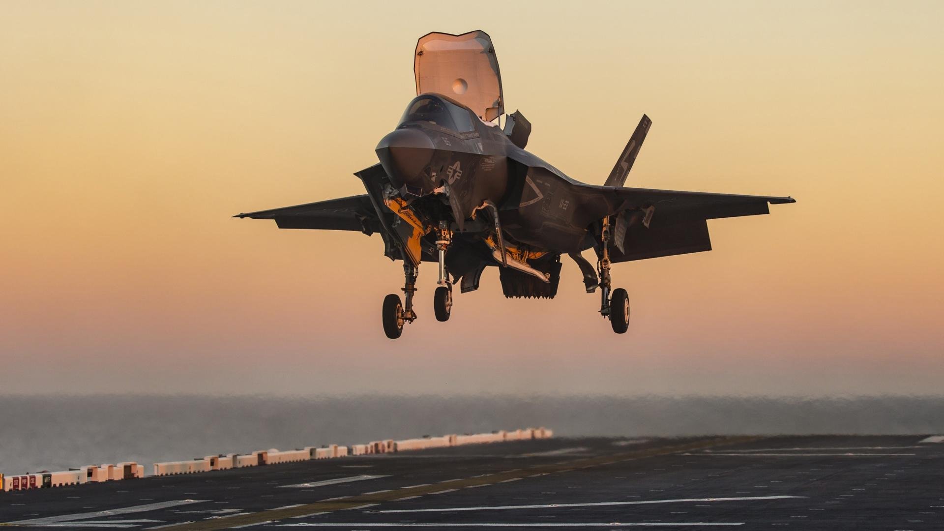 莱昂·马尔尚泳池内外双重突破,莱昂和玛蒂尔达是爱情吗