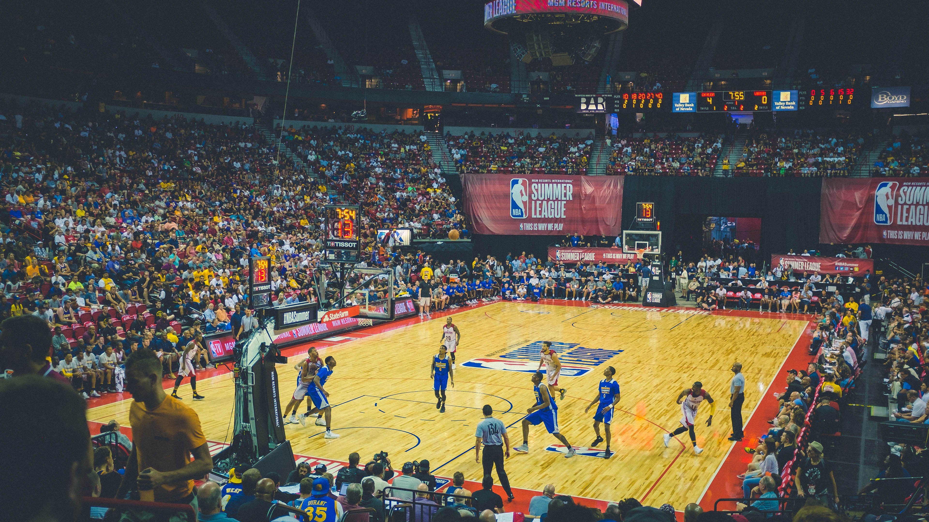 “战术揭秘：湖人队成功封锁对手核心”，湖人队封面